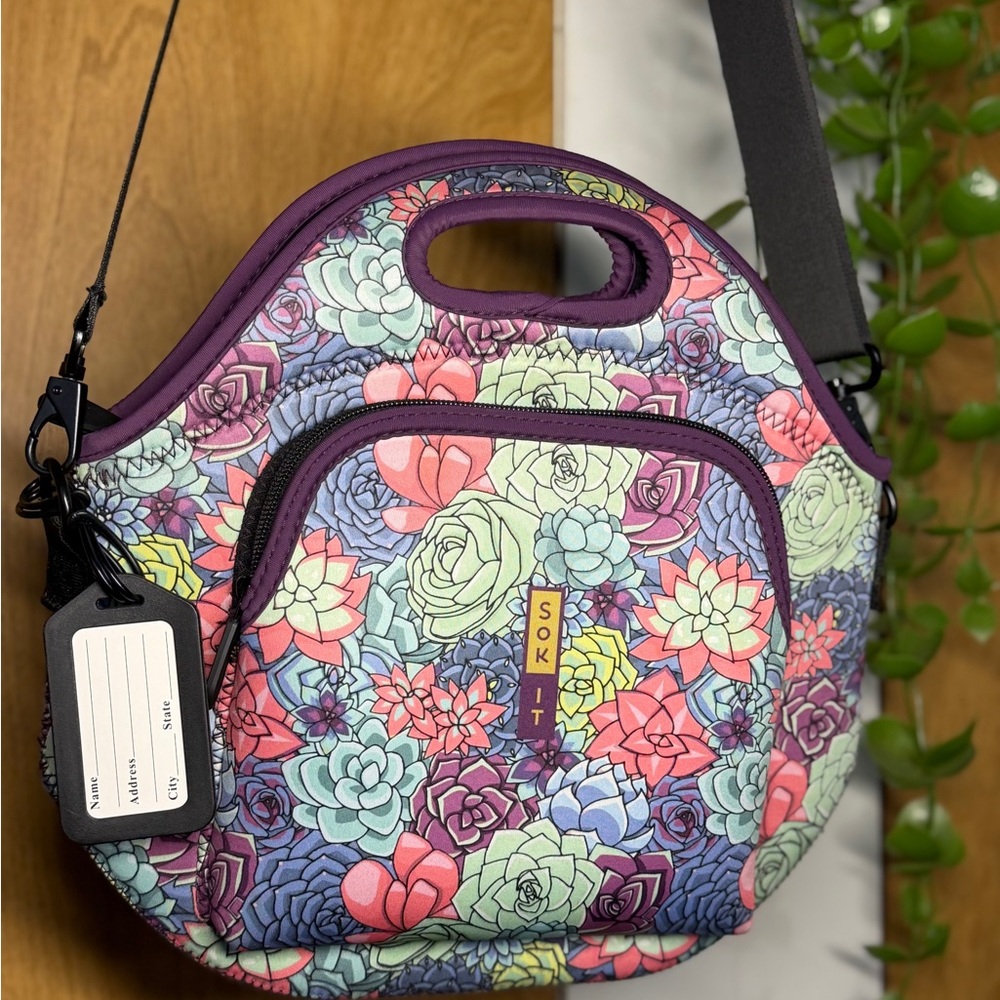 Sok It lunch box in succulent pattern.(BNWOT)